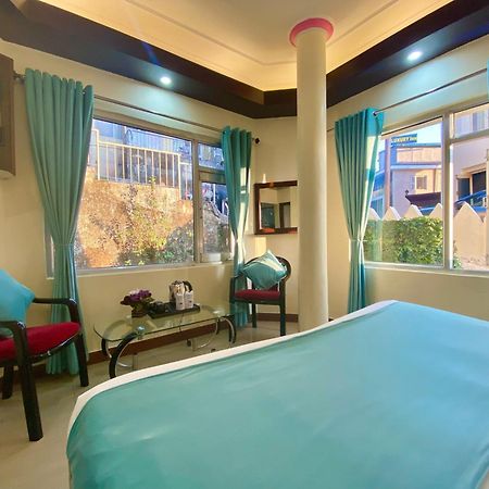 Riversun Hotel Mall Road Mussoorie Kültér fotó