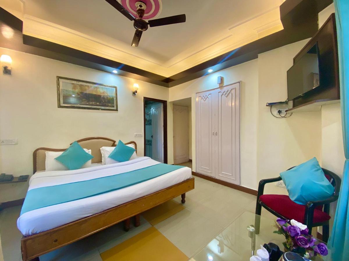 Riversun Hotel Mall Road Mussoorie Kültér fotó