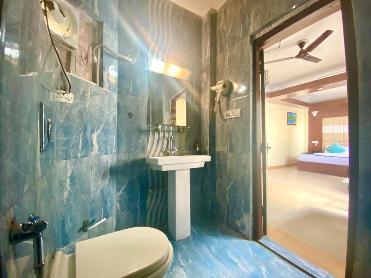 Riversun Hotel Mall Road Mussoorie Kültér fotó