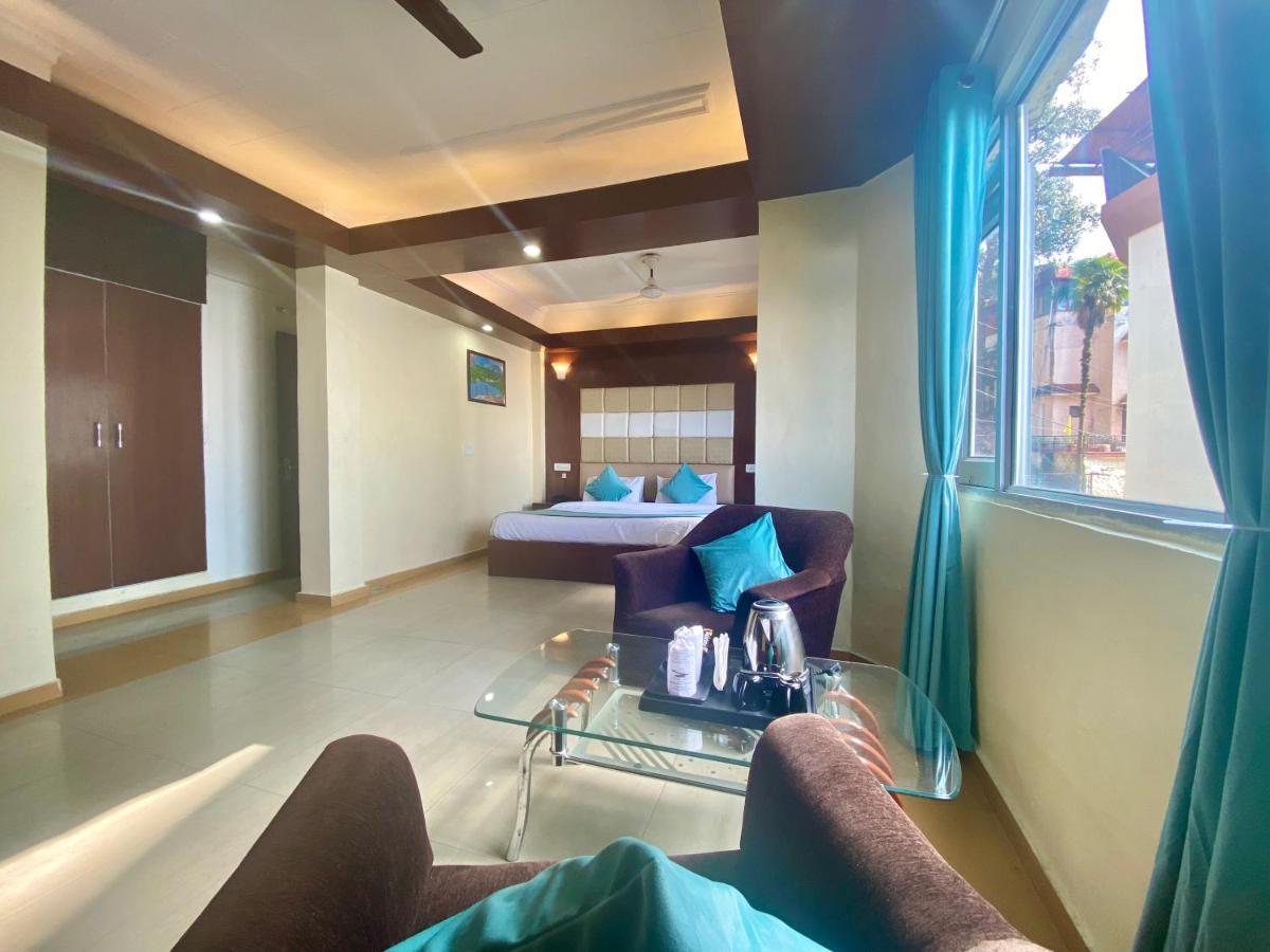 Riversun Hotel Mall Road Mussoorie Kültér fotó