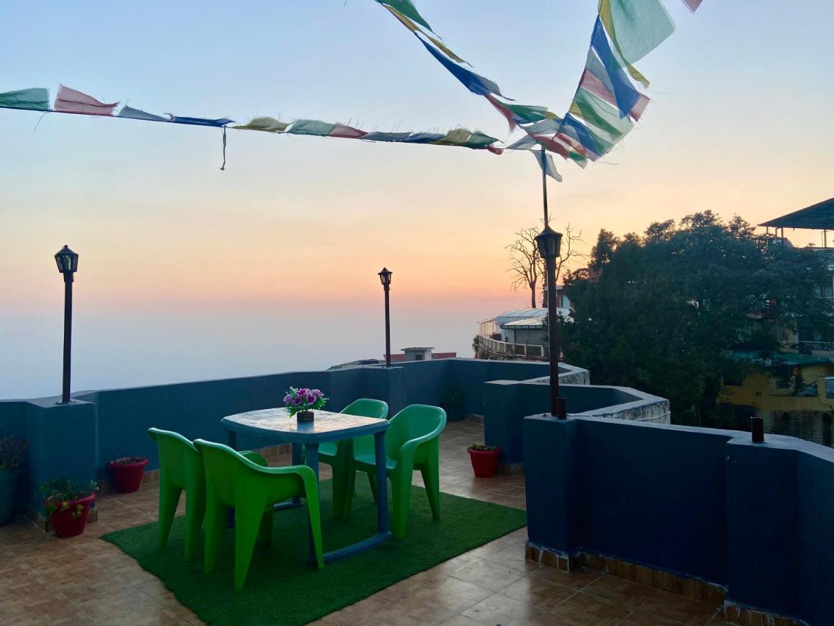 Riversun Hotel Mall Road Mussoorie Kültér fotó